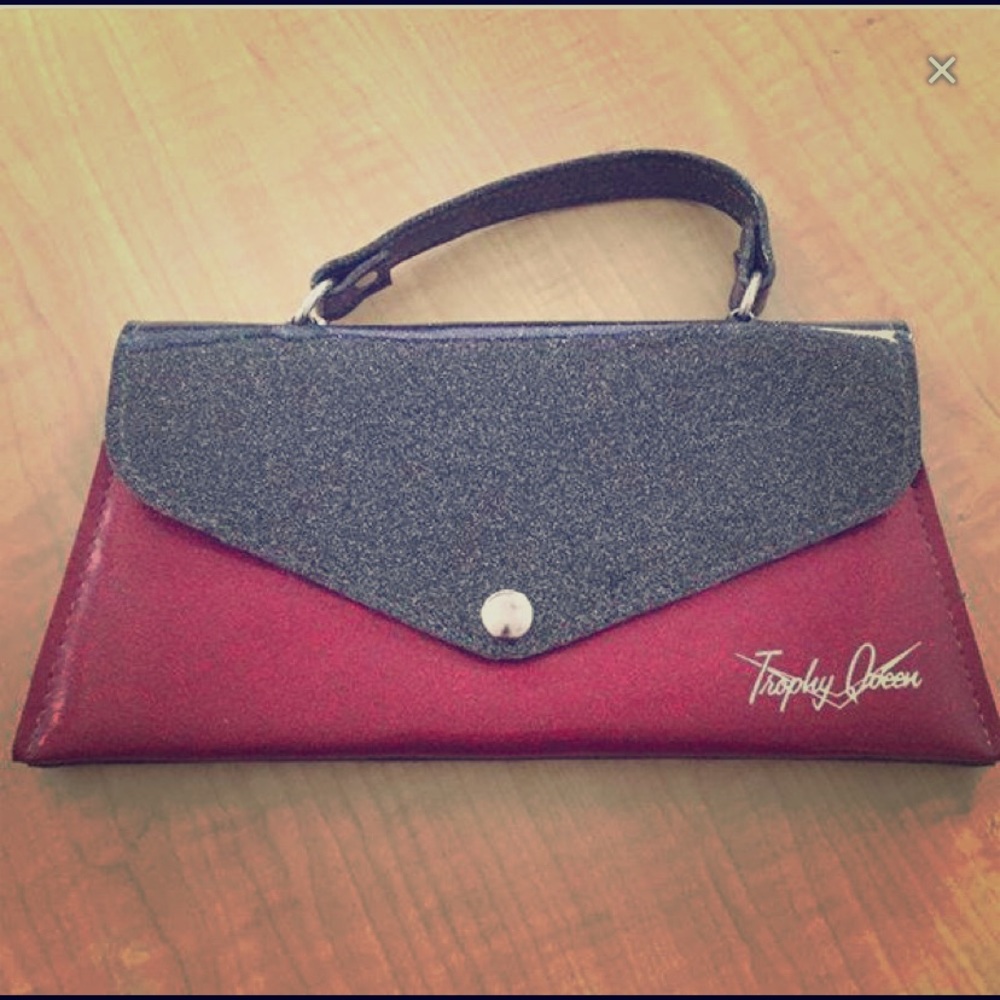 Trophy Queen Purse